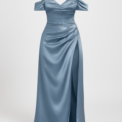 Rochie de seară cu corset albastru cer, din satin, cu umeri deschiși și crăpătură până la coapsă